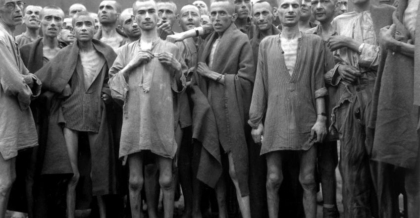 Ebensee_concentration_camp_prisoners_1945_2_0-2